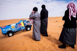 Na Dakaru opět chybí ruské kamiony. Bez nás si o napětí a boji mohou nechat jen zdát, zní z Moskvy - Sport.cz